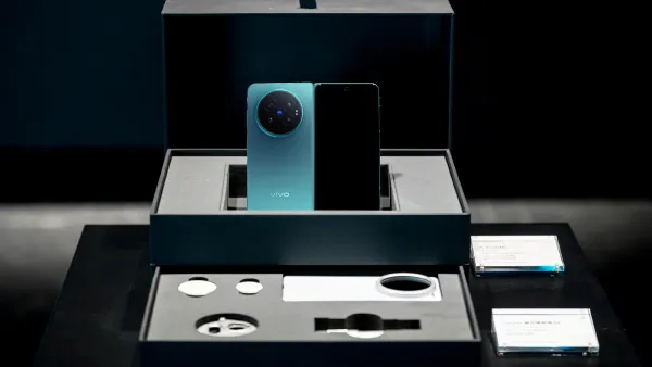 Vivo X Fold 6 Price and Global Availability: Official 7,000mAh Battery and 200MP Camera Specs 4 Vivo X Fold 6 Professional Imaging Kit