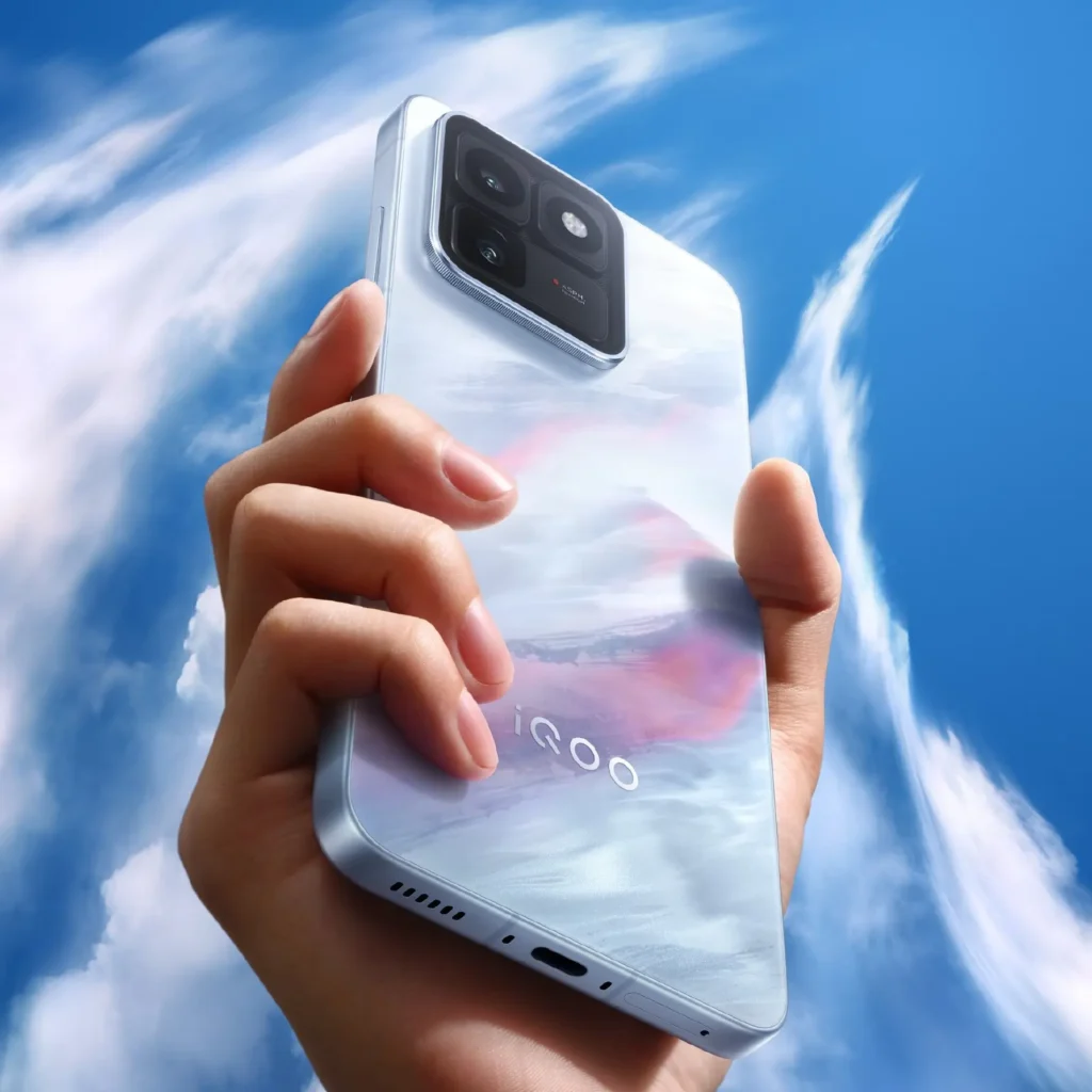 iQOO 16T Leak Reveals Large 2K Display Specs and Launch Timeline 3 iQOO 16T leak a 6.83-inch screen